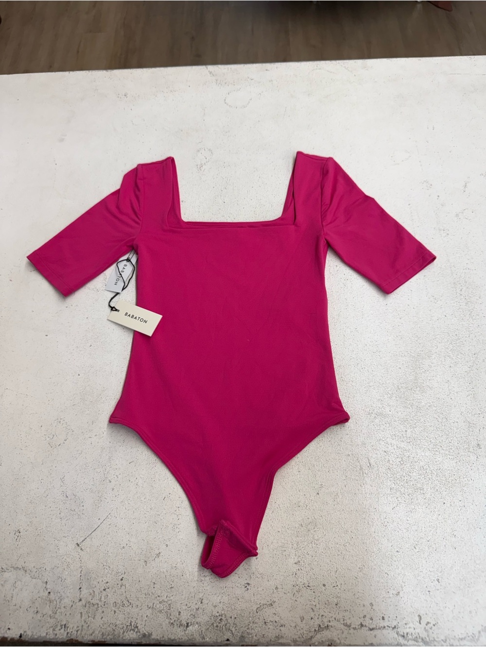 NWT Aritzia color Eros pink Contour Squareneck halfsleeve Sz Xs